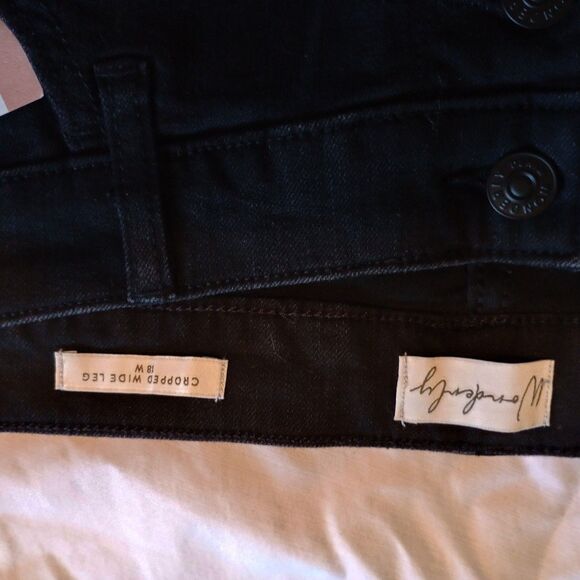 Wonderly Women's Plus Size Wide Leg Cropped Black Jeans 18W NWT Raw Hem - Picture 4 of 11